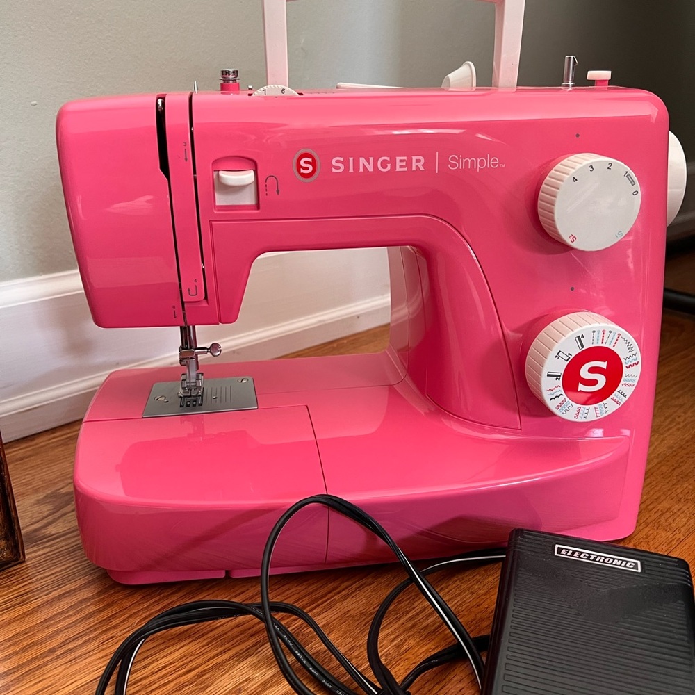Singer Simple Pink Sewing Machine
